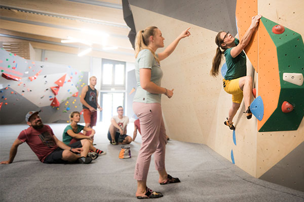 Kurse Bouldern teaser gruppen 02 - Kurse Bouldern