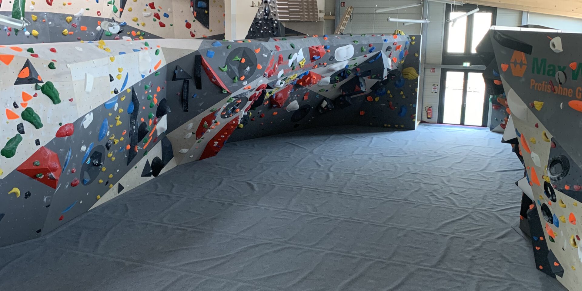 Das lange Warten hat ein Ende svg+xml;charset=utf 8,<svg xmlns%3D'http%3A%2F%2Fwww.w3 - Das lange Warten hat ein Ende