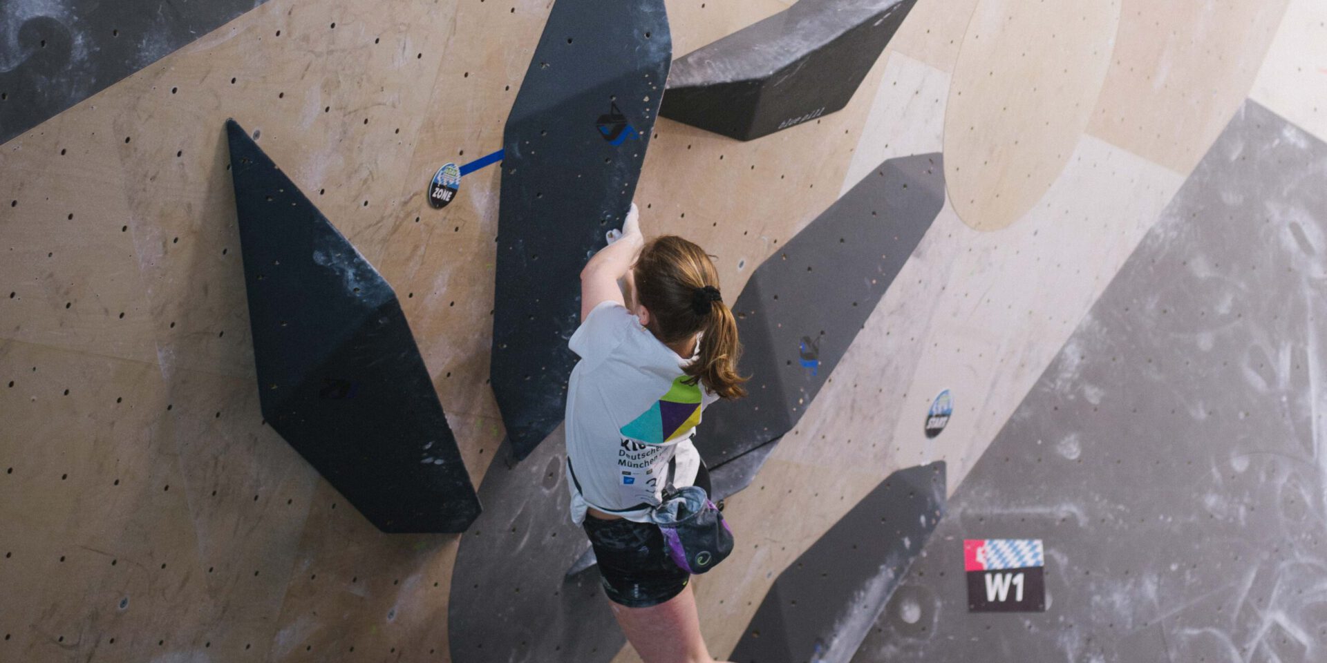 svg+xml;charset=utf 8,<svg xmlns%3D'http%3A%2F%2Fwww.w3 - Bayerische Bouldermeisterschaft Jugend A & B C in Memmingen - Nachbericht