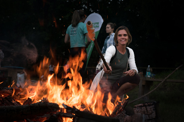 Lagerfeuer zum Ferienbeginn svg+xml;charset=utf 8,<svg xmlns%3D'http%3A%2F%2Fwww.w3 - Lagerfeuer zum Ferienbeginn