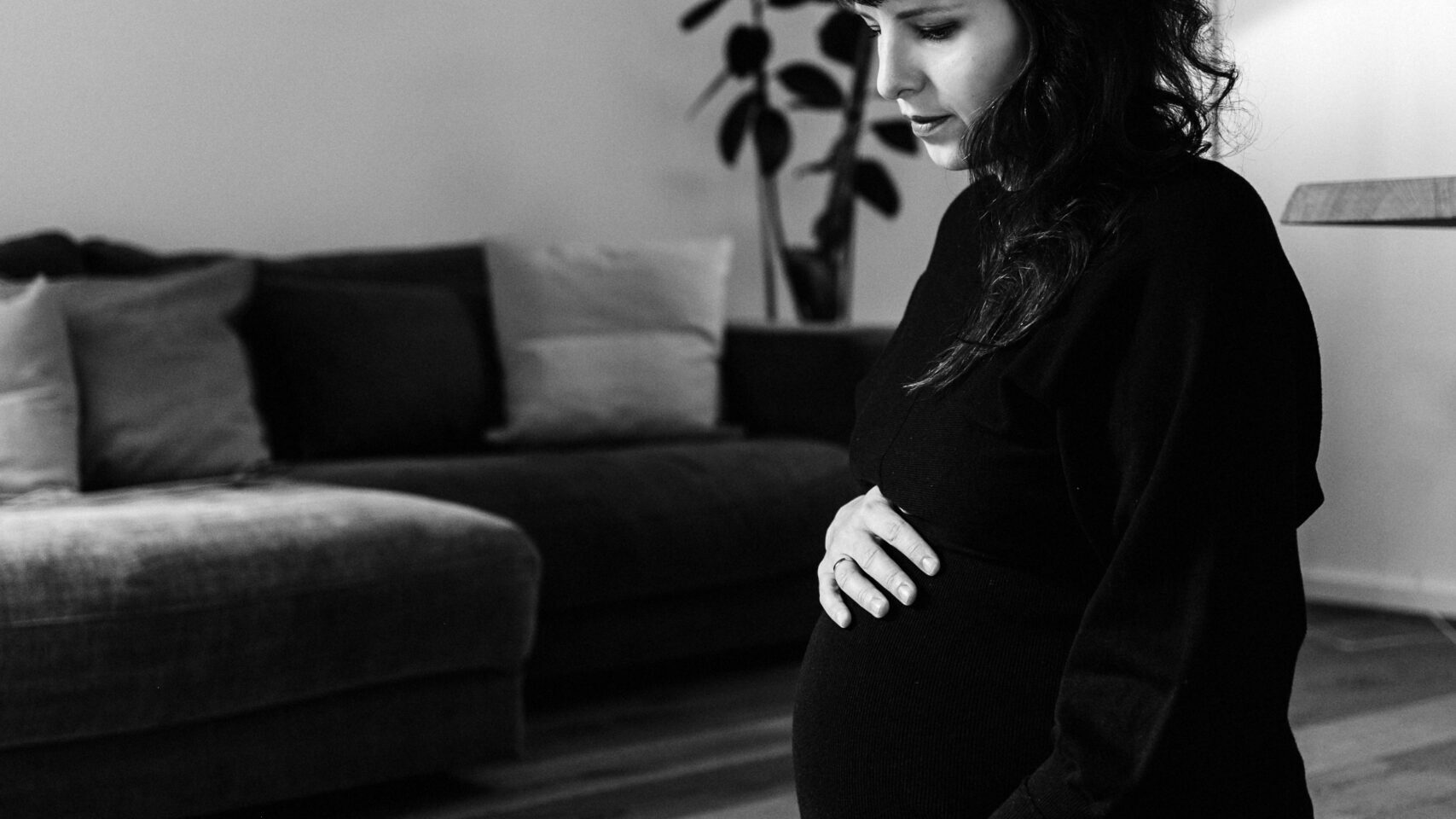 Neuer Kurs: Yoga für Schwangere svg+xml;charset=utf 8,<svg xmlns%3D'http%3A%2F%2Fwww.w3 - Neuer Kurs: Yoga für Schwangere