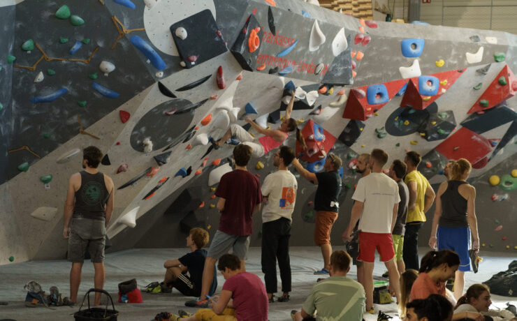 svg+xml;charset=utf 8,<svg xmlns%3D'http%3A%2F%2Fwww.w3 - Sport Schindele Boulder Cup - Die Bilder