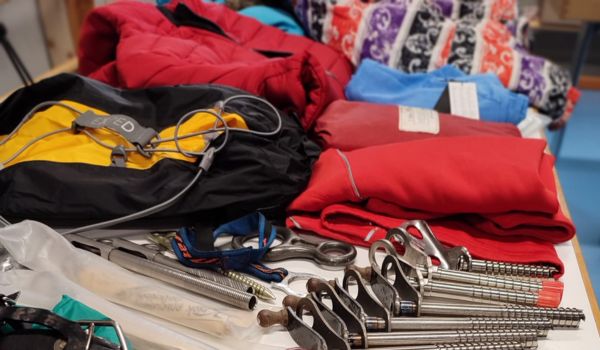 svg+xml;charset=utf 8,<svg xmlns%3D'http%3A%2F%2Fwww.w3 - Bergsport Flohmarkt am Sonntag, 09. Juni 2024