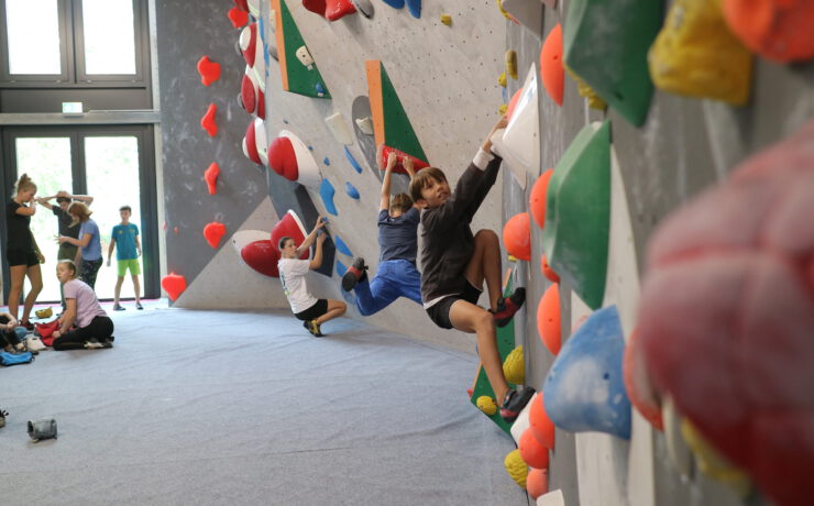 Sport Schindele Kids Boulder Challenge am Samstag, 28.9. svg+xml;charset=utf 8,<svg xmlns%3D'http%3A%2F%2Fwww.w3 - Sport Schindele Kids Boulder Challenge am Samstag, 28.9.