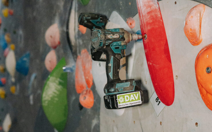 svg+xml;charset=utf 8,<svg xmlns%3D'http%3A%2F%2Fwww.w3 - Umschrauben Montag, 10.03. ab 19 Uhr