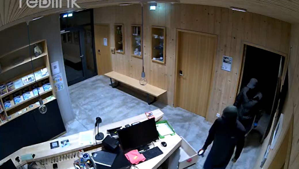 Einbruch in unser boulder alpin zentrum - mit Video svg+xml;charset=utf 8,<svg xmlns%3D'http%3A%2F%2Fwww.w3 - Einbruch in unser boulder alpin zentrum - mit Video