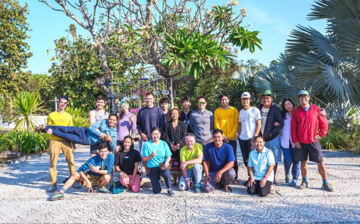 svg+xml;charset=utf 8,<svg xmlns%3D'http%3A%2F%2Fwww.w3 - Climb Duai Gan (Climb Together) - Kletterfilm mit Anna Hazlett, Wide Boy Tom Randall und Michi "The Beast" Ullrich