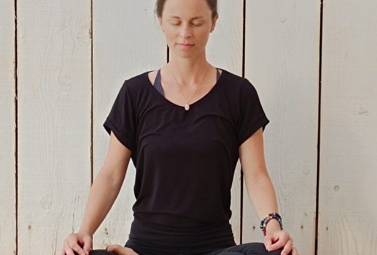 Vormittags-Yoga mit Julia svg+xml;charset=utf 8,<svg xmlns%3D'http%3A%2F%2Fwww.w3 - Vormittags-Yoga mit Julia